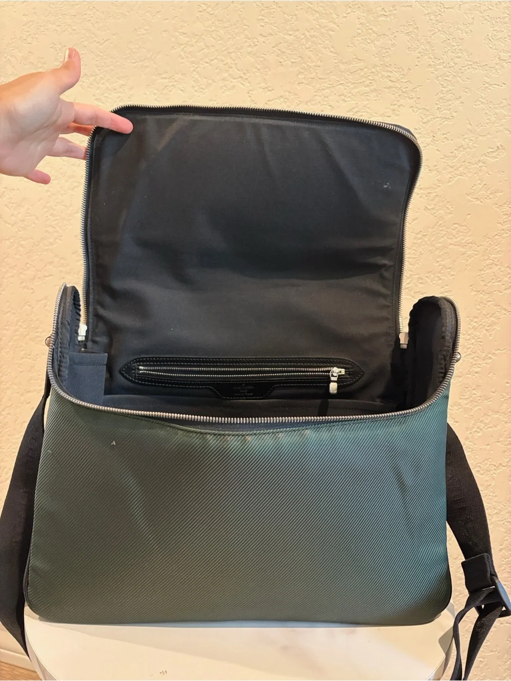 Louis Vuitton Green Taiga Leather Nylon Shoulder Bag
